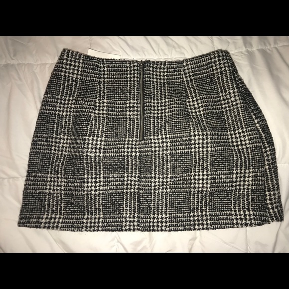 Plaid/ tweed H&M skirt - Picture 2 of 3